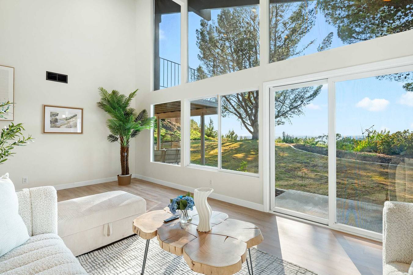 Spacious Retreat with Scenic Mountain Views in Santa Ana (california), Condado de Orange
