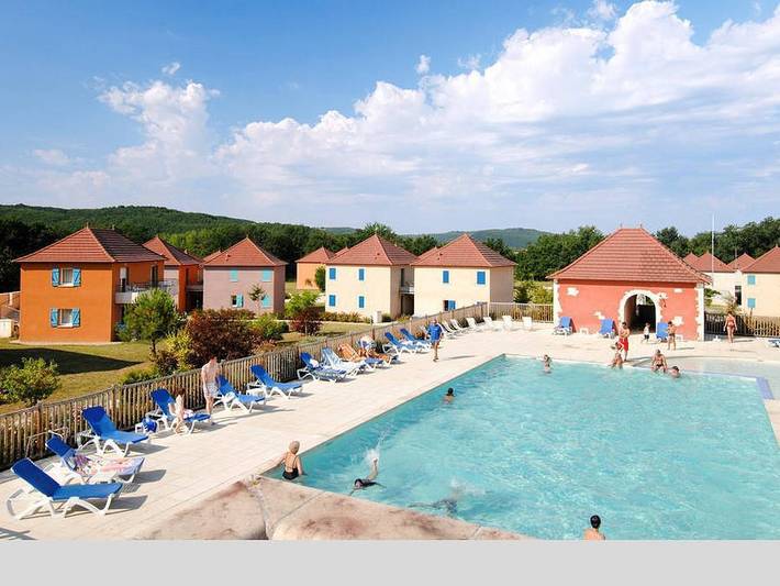 Camping pour 3 personnes, avec Balcon/Terrasse et Bassin pour enfant dans le Lot