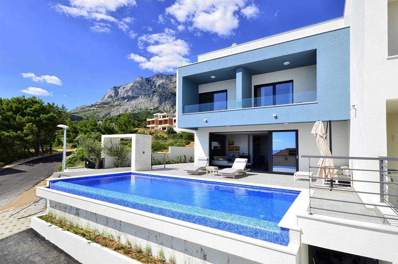 Villa Ninona mit beheiztem Pool in Veliko Brdo, Makarska