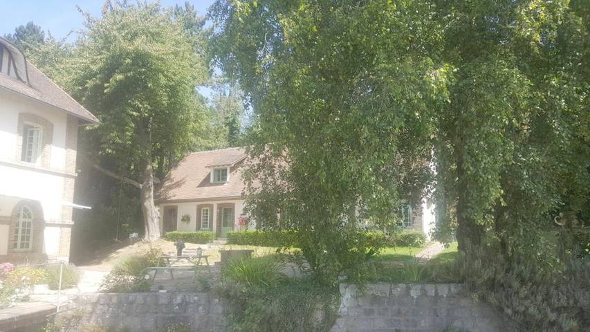 Location de vacances pour 2 personnes, avec vue ainsi que jardin et balcon à Longueil (homonymie)