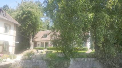 Location de vacances pour 2 personnes, avec balcon ainsi que vue et jardin à Longueil (homonymie)