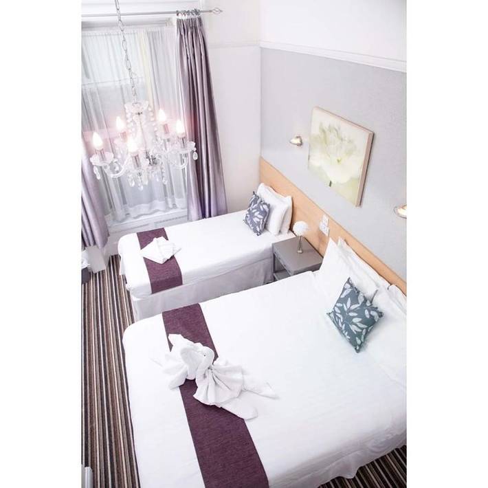 Bed and breakfast for 3 people in Plymouth