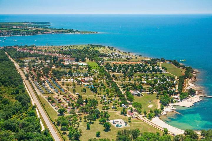 Ferienpark für 6 Personen, mit Terrasse und Pool sowie Kinderpool - 1