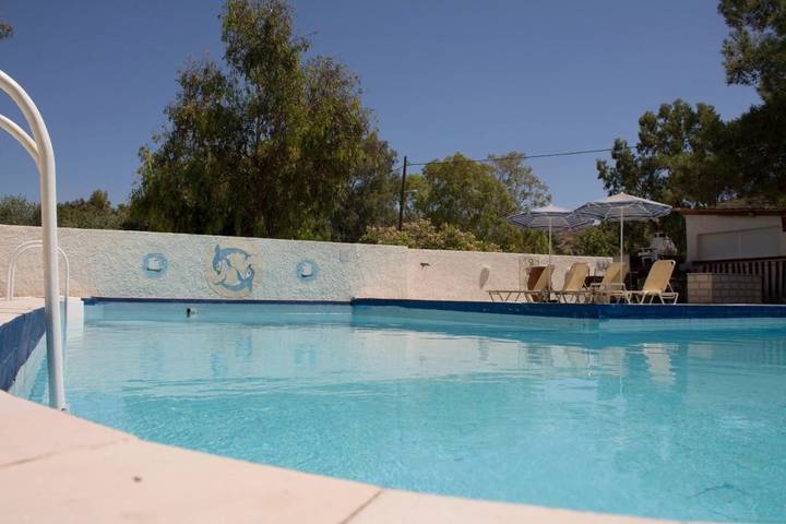 Hôtel pour 2 personnes, avec Balcon et Terrasse ainsi que Jardin et Piscine dans Myrtos