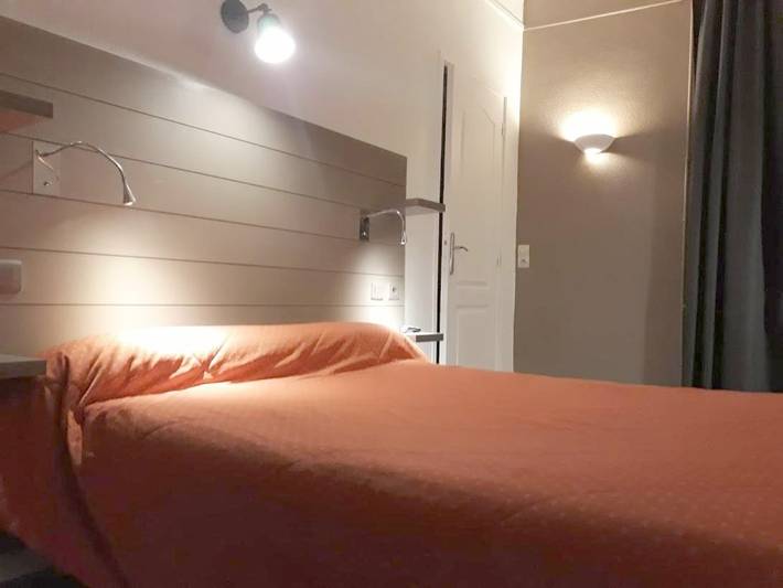 Hôtel pour 2 personnes, avec terrasse à La Chapelle-Montligeon - 3