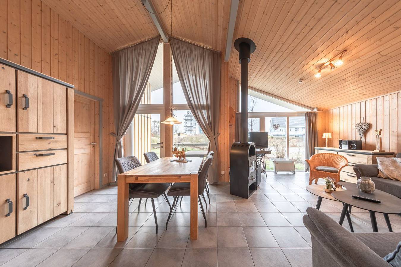 Seeschwalbe 23 - Das skandinavische Familienhaus für 4 mit Sauna und Whirlpool in Rechlin, Müritz