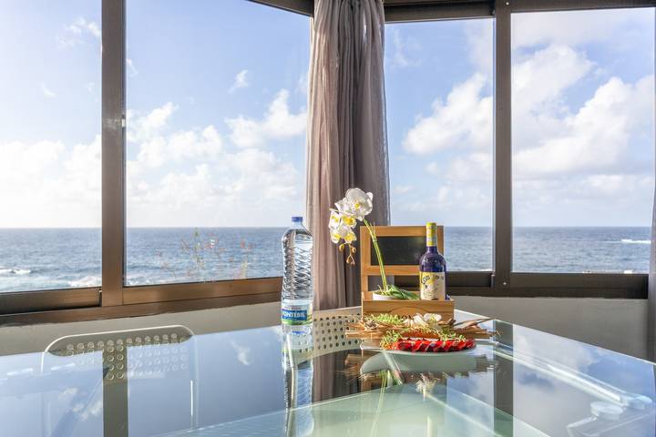 Appartement entier, Appartement 'Casita Independiente Frente al Mar' avec Terrasse & Wi-Fi in El Pris, Tacoronte