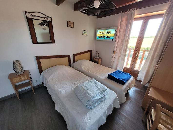 Location de vacances pour 3 personnes, avec vue ainsi que jardin et piscine à Corbelin (Isère) - 4