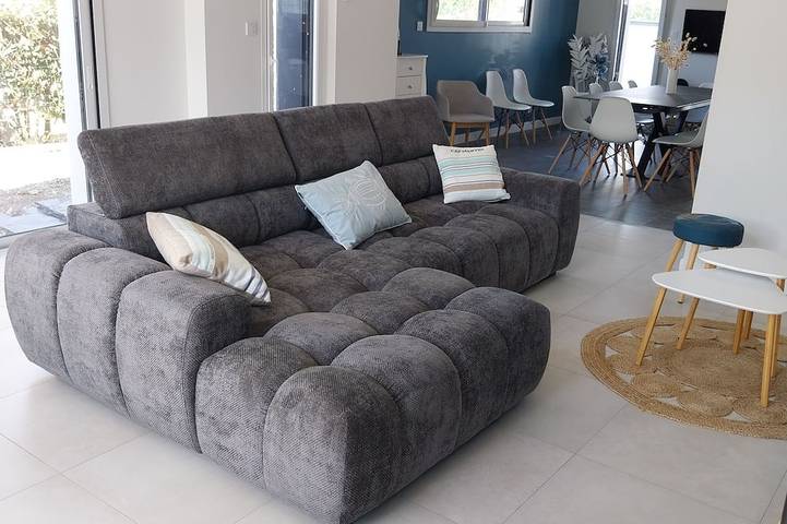 Villa 10/12 p. Swimming Pool, Spa & Sauna 2 kms from beach, marshes, forests in Saint-Vincent-sur-Jard, Vandea