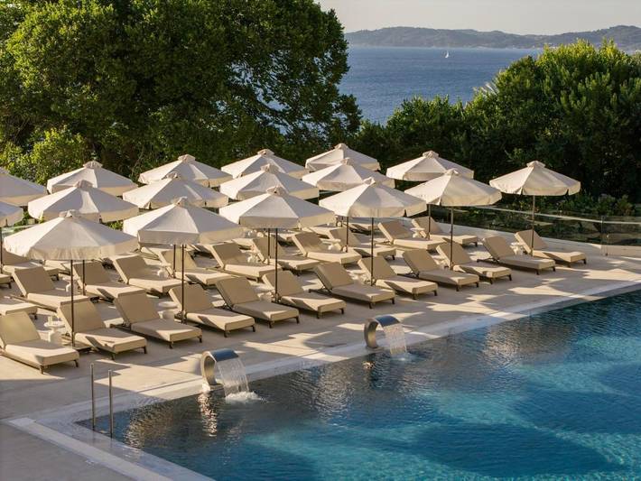 Hôtel pour 2 personnes, avec Balcon et Terrasse ainsi que Jardin et Bassin pour enfant