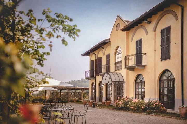 Maison d’hôte pour 2 personnes, avec Terrasse ainsi que Jardin et Piscine à Nizza Monferrato