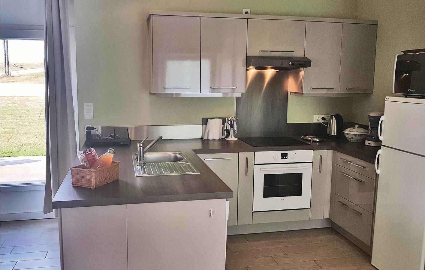 Appartement de 100m2 avec parking, piscine et jardin, 2km d'Elliant in Elliant, Région de Quimper