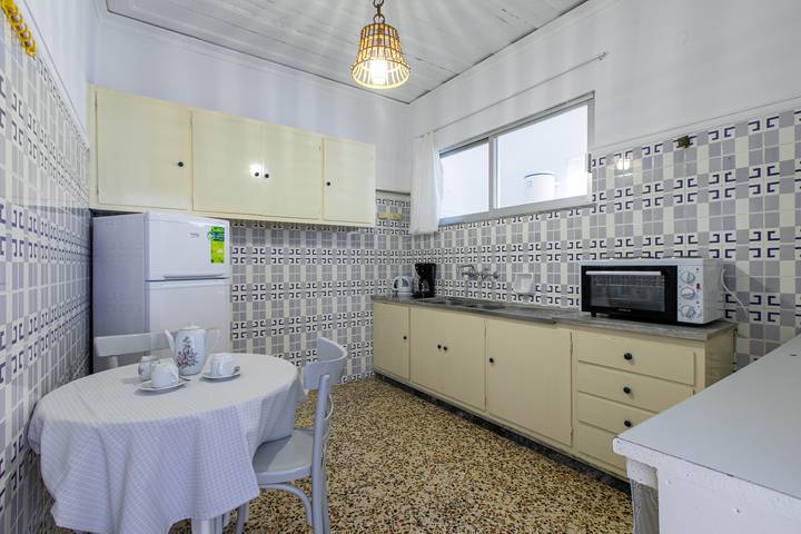 Gîte pour 8 personnes, avec vue ainsi que jardin et vue sur l’océan dans Stalos - 4