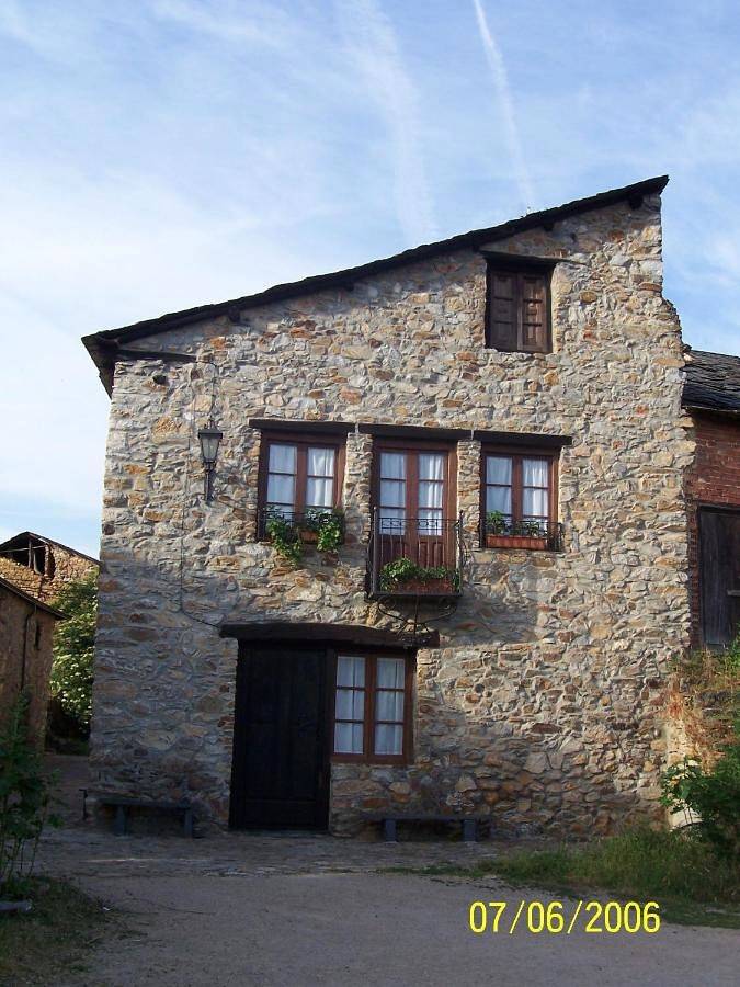 Casa rural para 6 personas, con Terraza y Jardín en El Bierzo