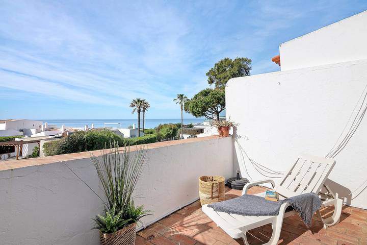 Appartement entier, Appartement « Rose » avec vue sur la mer, Wi-Fi et climatisation in Vale do Lobo, Almancil