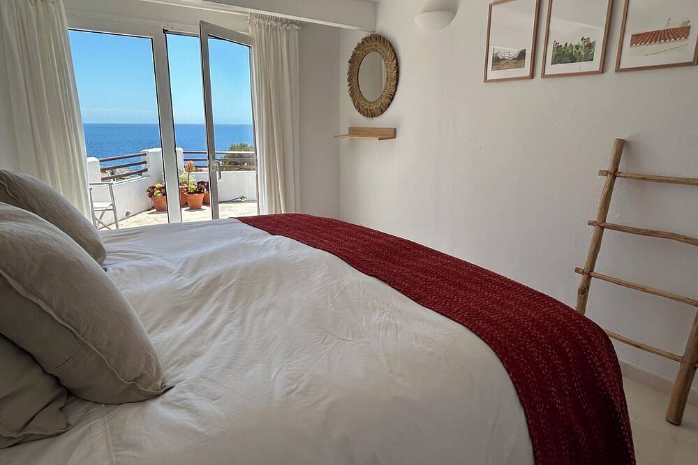 Neu! Villa Nostrum mit herrlichem Meerblick, kurzer Fußweg zum Strand & Bars & Ac in Binibeca, Sant Lluís