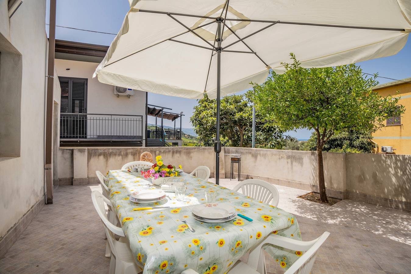 Casa Vacanza per 4 Persone in Rocca di Caprileone, Capri Leone