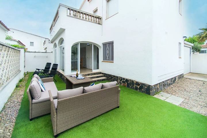 Villa für 5 Personen, mit Balkon in Empuriabrava