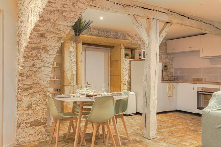 Gîte pour 4 personnes, avec terrasse et piscine à Pouilly-le-Monial - 4