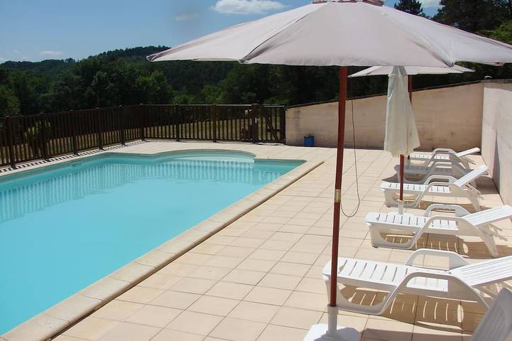 Location de vacances pour 6 personnes, avec terrasse et jardin, animaux acceptés à Auriac-du-Périgord