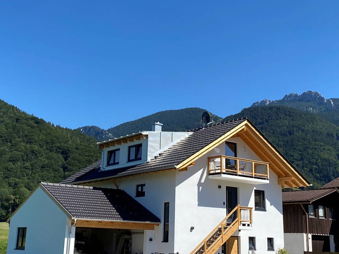 Ferienwohnung Bergblick Loft - Holiday flat Bergblick Loft, 60 sqm with separate bedroom and west-facing balcony