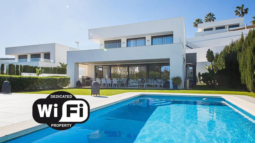 Chalet para 8 personas, con Balcón además de Terraza y Jardín en Manilva