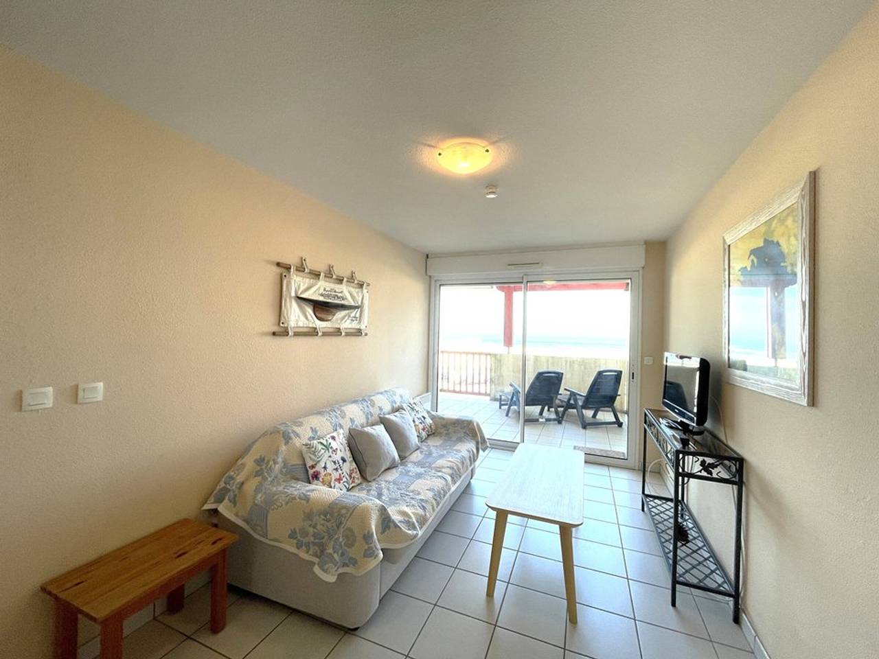 Entire apartment, 2-room apartment in Vieux-Boucau, terrace, pet-friendly, private parking in Vieux-Boucau-les-Bains, Côte d’Argent