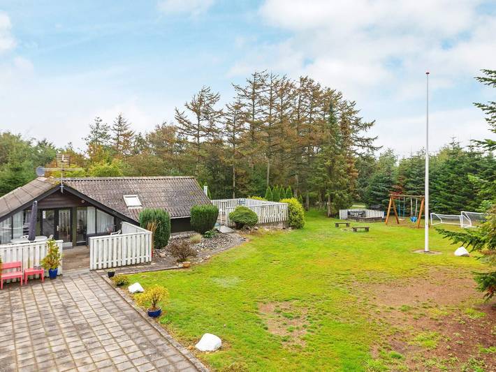 Ferienhaus für 8 Personen, mit Terrasse und Garten in Himmerland