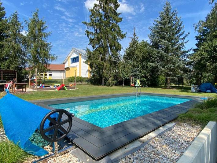 Ferienwohnung für 4 Personen, mit Terrasse und Garten sowie Pool und Ausblick in Bad Belzig