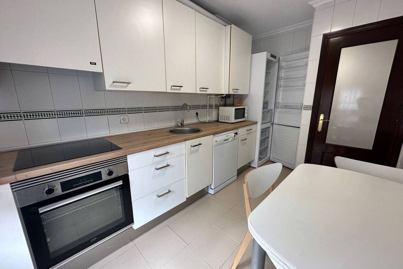 Geheel appartement, Chic Apartment w/ Full Kitchen & Wi-Fi in Oviedo, Cantabrisch Gebergte