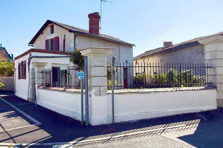 Gîte pour 4 personnes, avec jardin à Nueil-sous-Faye