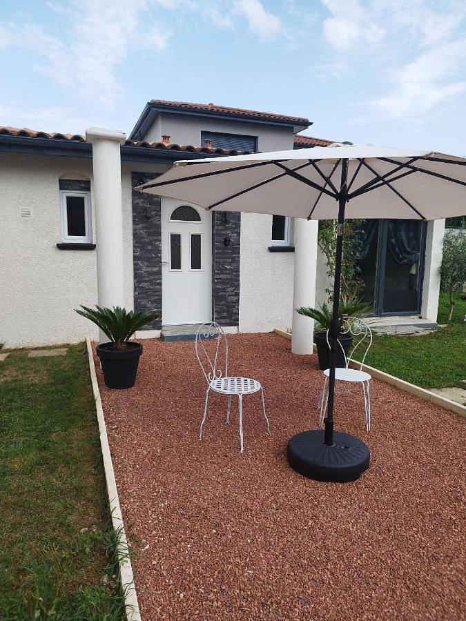 Gîte pour 2 personnes, avec Terrasse et Vue à La Boisse - 3