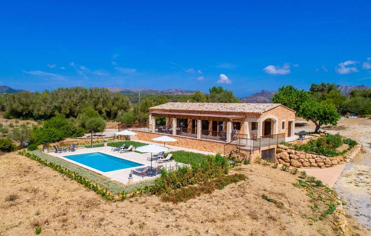 Modernes Apartment mit Terrasse, Pool und Grill in der Nähe von Artà in Artà, Mallorca Osten