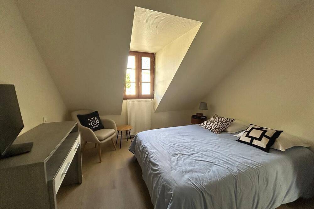 Breton house on the seafront in the Bay of Saint-Brieuc 300m from the in Hillion, Côte de Goëlo