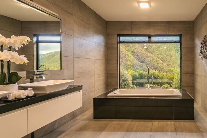 Holiday home for 5 people, with garden and balcony in Picton