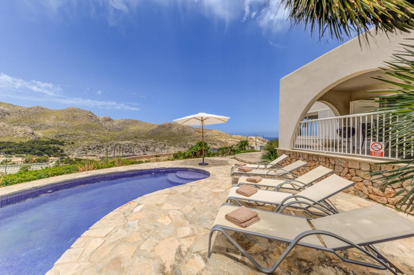 Villa Casa Blanca Carbo in Cala Carbó (Majorca), Pollença