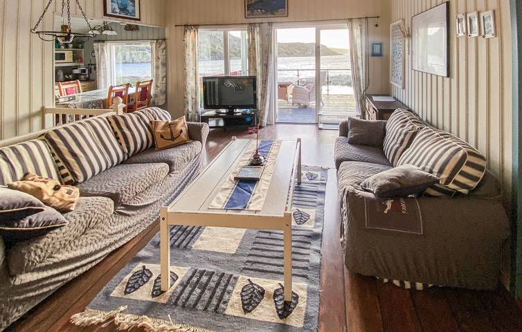 Ferienhaus für 6 Personen mit Terrasse in Lyngdal