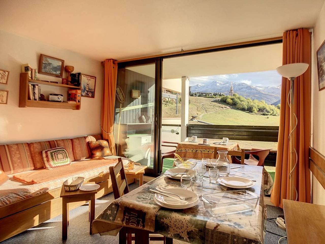 Studio entier, Studio lumineux  Skis aux pieds  Balcon in Les Menuires, Saint-Martin-de-Belleville