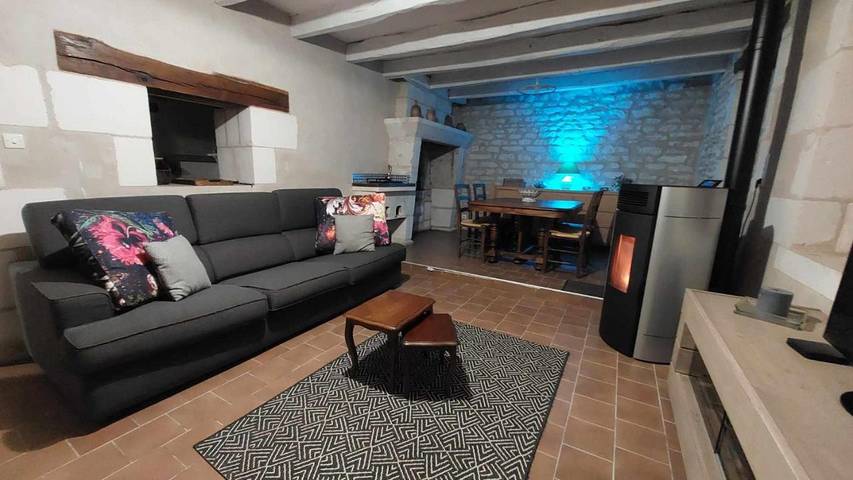 Gîte pour 4 personnes, avec jardin, animaux acceptés à Chambon