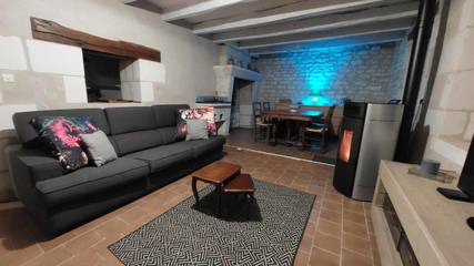 Location de vacances pour 4 personnes, avec jardin, animaux acceptés à Chambon