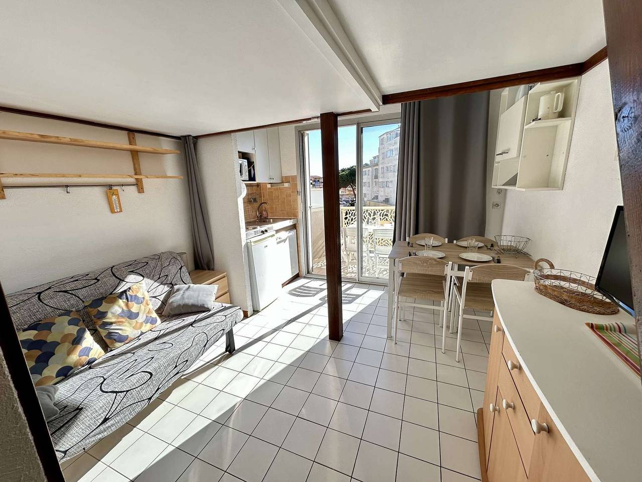 Geheel appartement, Vakantieappartement voor 4 personen met terras in Cap d'Agde, Agde