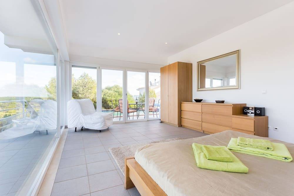 Atemberaubende 'Glas'-Villa mit 3 Schlafzimmern, Panoramablick und Infinity-Pool in Budens, Naturpark Südwest-Alentejo und Costa Vicentina