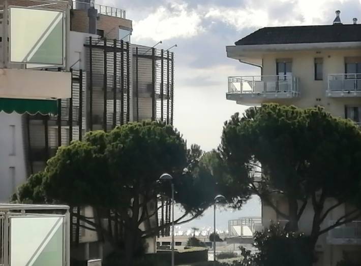 Entire apartment, Apartment 'Residence Torino 85' with Shared Pool and Private Terrace in Lido di Jesolo, Jesolo-City