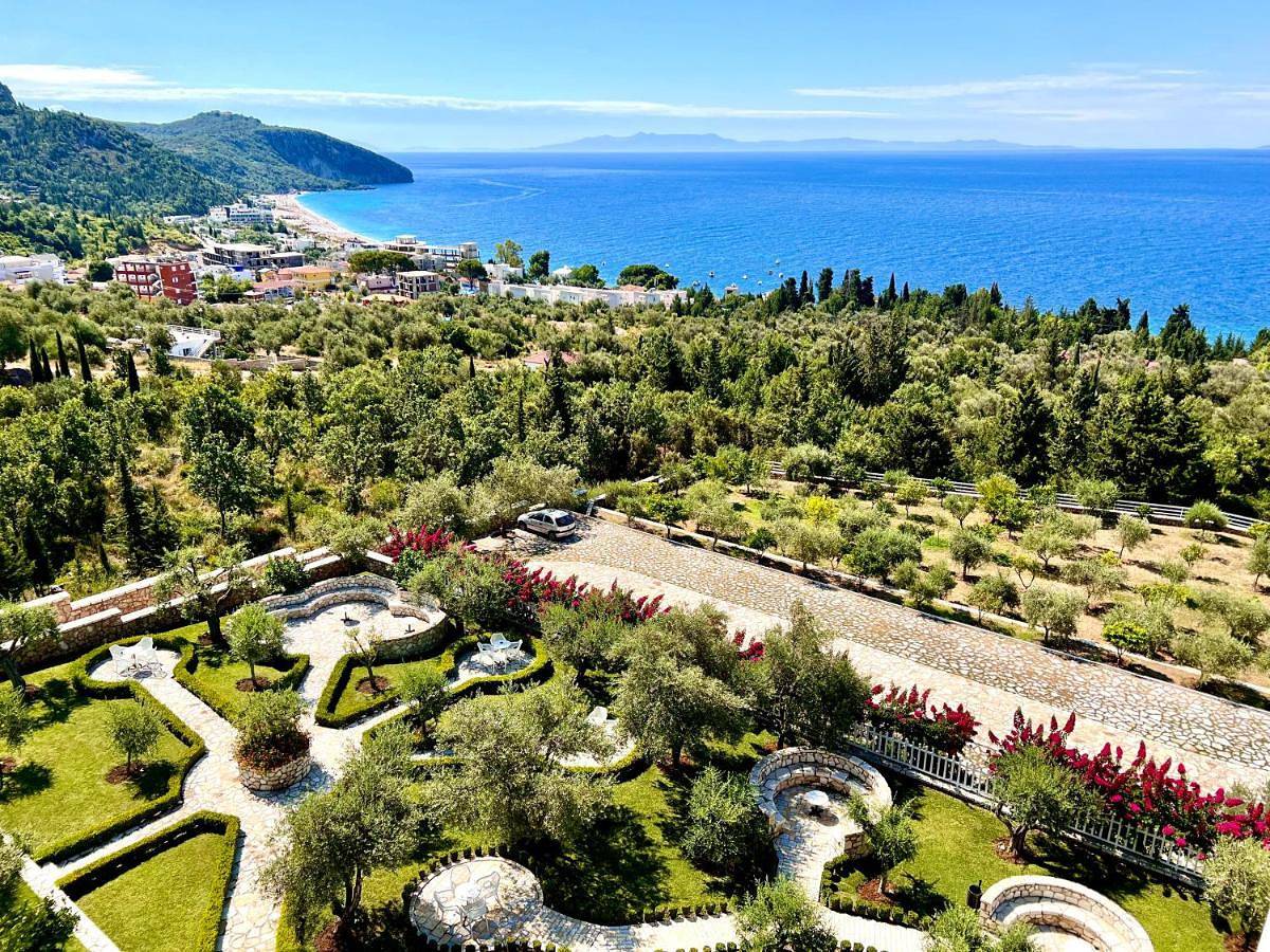 Elysium Hotel in Dhërmi, Himarë