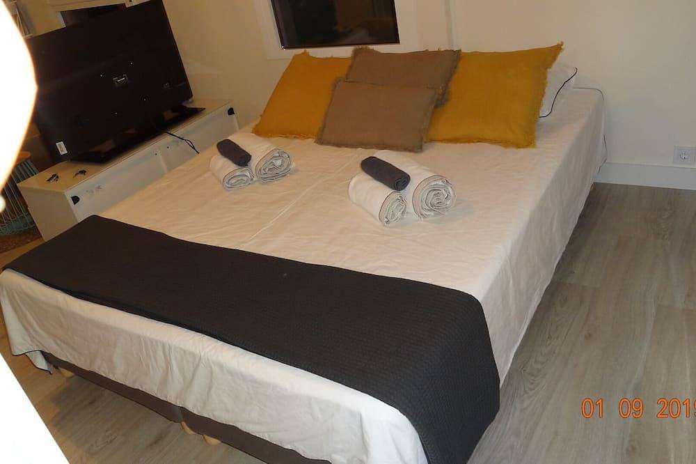 Entire apartment, Madrid. C30 Vacahome Management in Centro (Madrid), Madrid