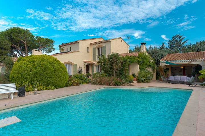 Location de vacances pour 2 personnes, avec jardin à Salon-de-Provence