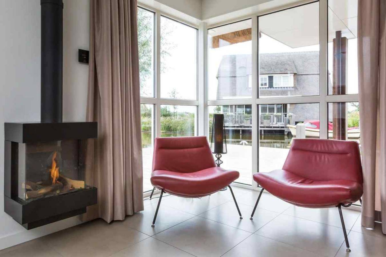 Luxusvilla für 10 Personen mit Sauna und Außen Spa am Tjeukemeer in Friesland in Delfstrahuizen, Friesland