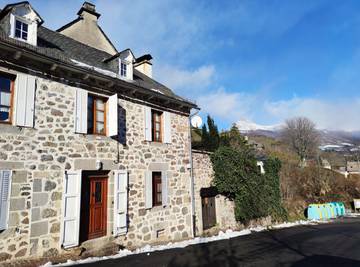 Gîte pour 8 personnes, avec jardin et terrasse à Saint-Jacques-des-Blats