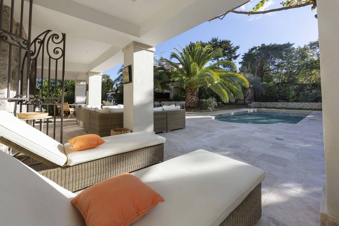 Serene Cap d’Antibes retreat with heated pool, steps from the beaches in Antibes, Mediterranean Coast (France)