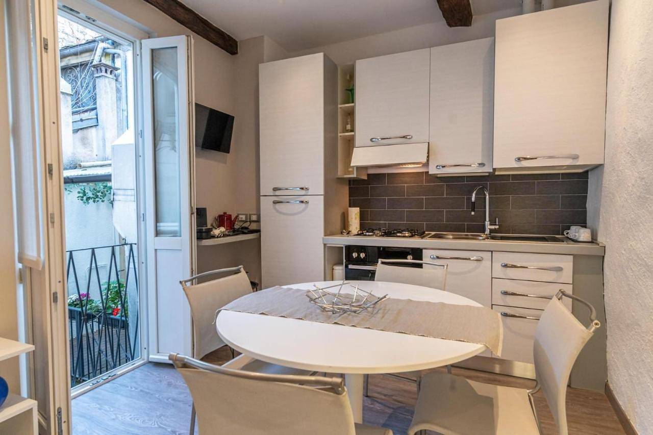 Ganze Wohnung, La Perla piccolo appartamento in piazza in Orta San Giulio, Ortasee
